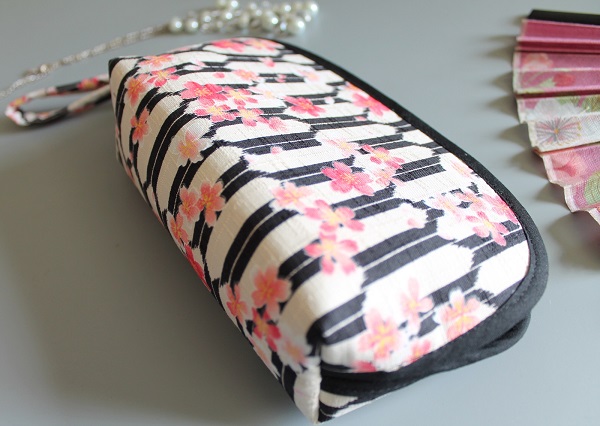cosmetic make up pouch  - Honoka white black pink